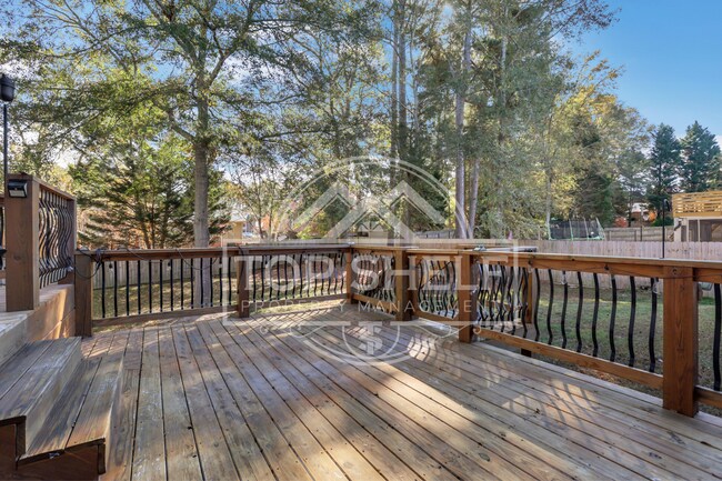 Building Photo - 127 Tara Blvd