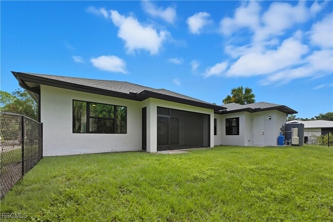 Building Photo - 2561 Wilson Blvd N