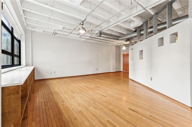 Building Photo - 878 Peachtree St NE