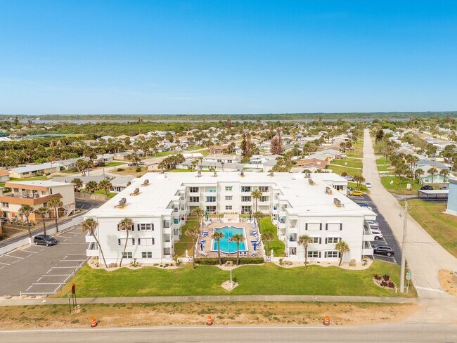 Building Photo - 1st Floor Oceanfront Condo in Ormond