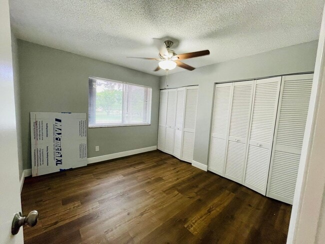 Building Photo - 2148 Sherwood Forest Blvd