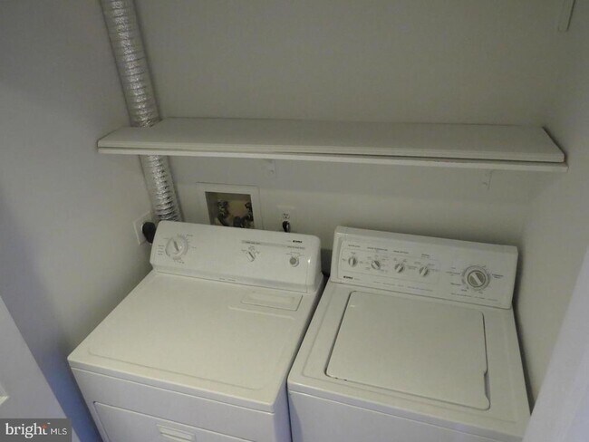 Building Photo - 12926 Grays Pointe Rd