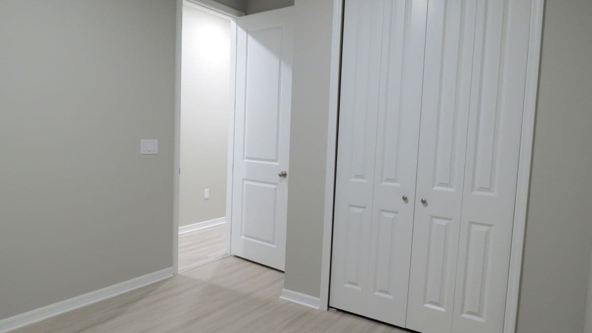 Building Photo - 932 Blue Creek Dr