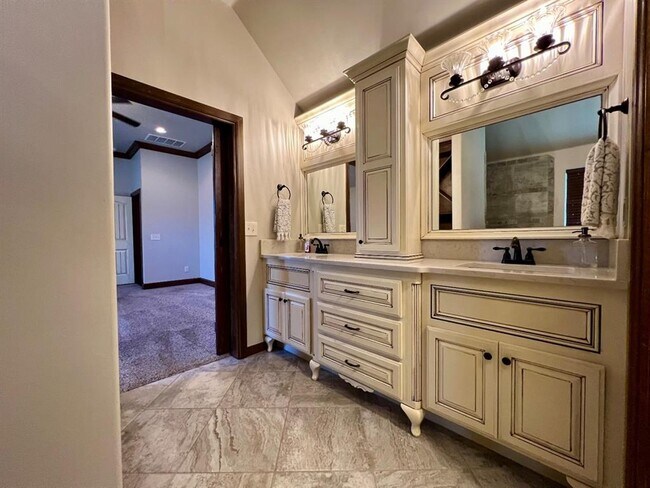 Building Photo - 11748 SW 25th Terrace