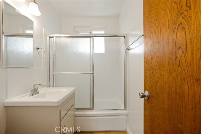 Building Photo - 740 W 27th St
