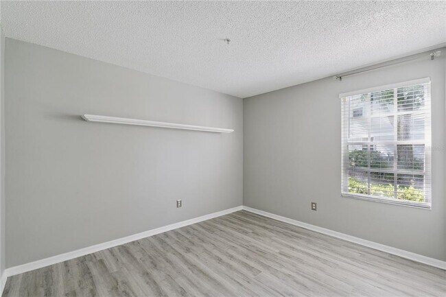 Building Photo - 930 Loch Carron Dr