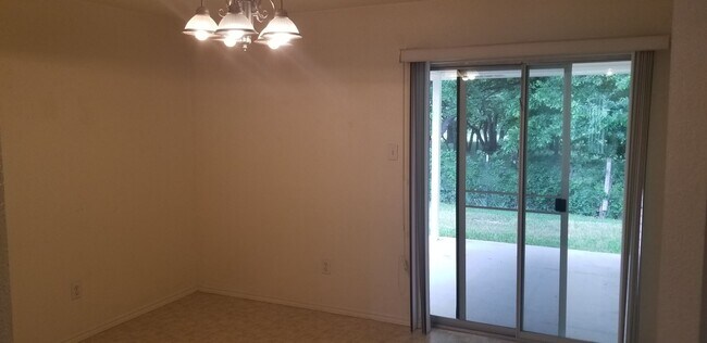 Building Photo - 2305 Upland Bend Dr