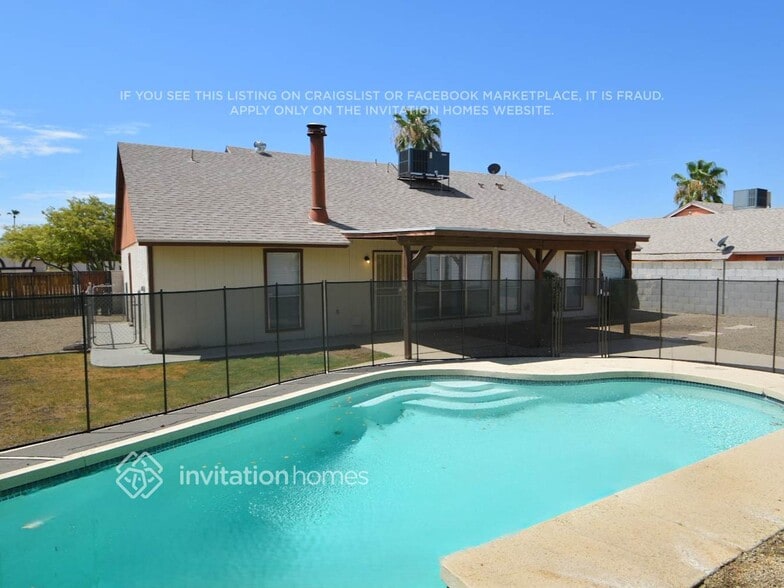 Building Photo - 7748 W Cherry Hills Dr