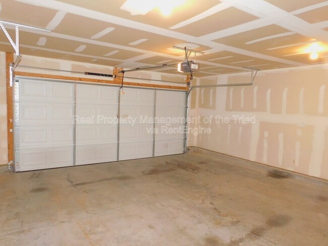 Building Photo - 1405 Asher Downs Dr