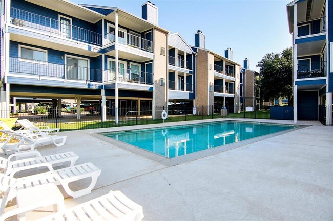 Building Photo - 18515 Egret Bay Blvd