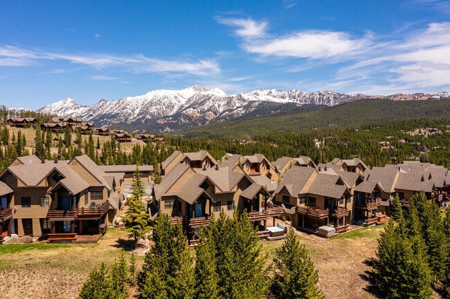 Building Photo - 4 Lower Saddle Ridge Rd