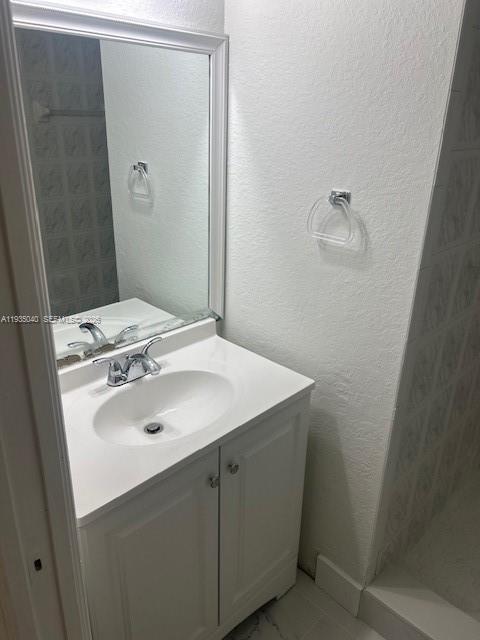 Building Photo - 37 W 11th St