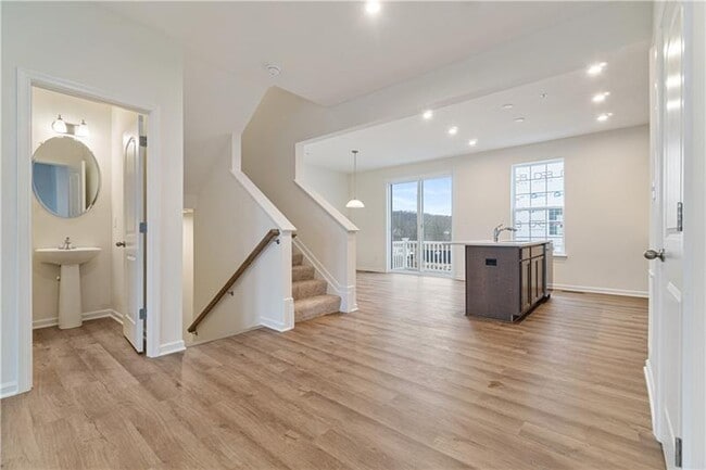 Building Photo - 135 Affinity Dr