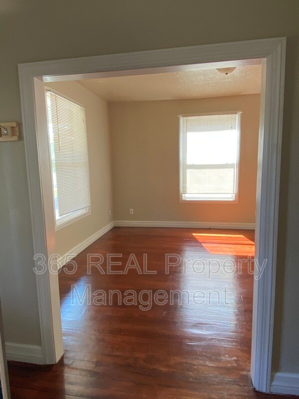 Building Photo - 1431 11 Street, Unit A
