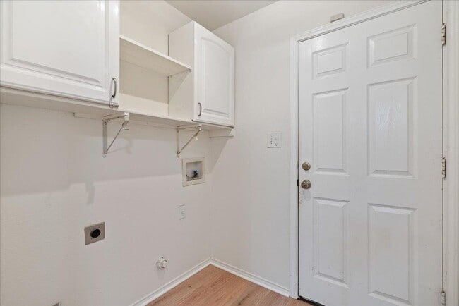 Building Photo - 708 Yosemite Trail