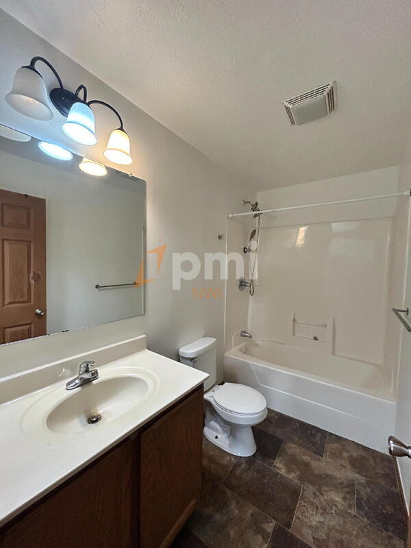 Building Photo - 139 Kabelin Ave