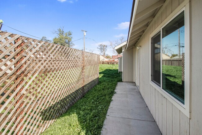 Building Photo - 1739 Monte Diablo Ave