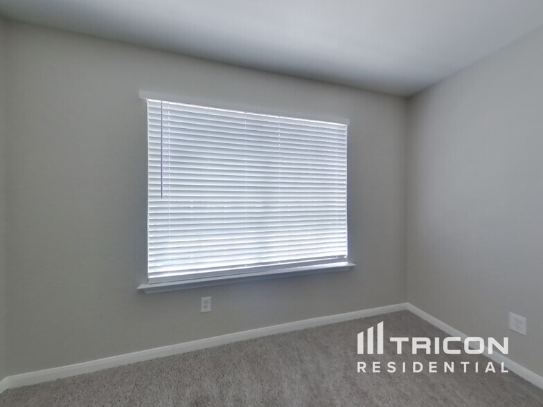 Building Photo - 46 Shimmer Pond Pl
