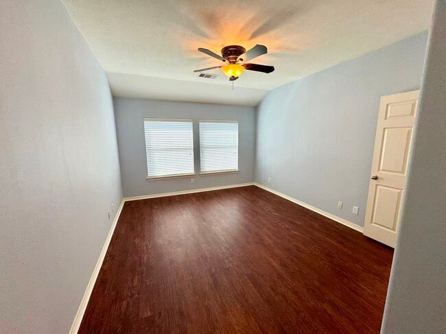 Building Photo - 6418 Black Bamboo Ln