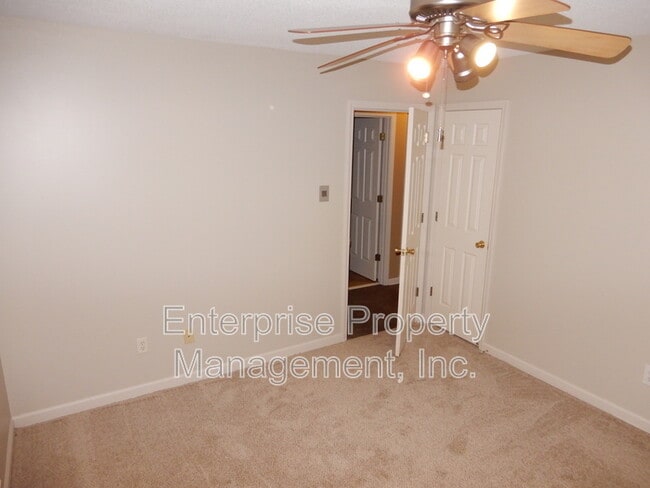 Building Photo - 4525 Hickory Creek Dr
