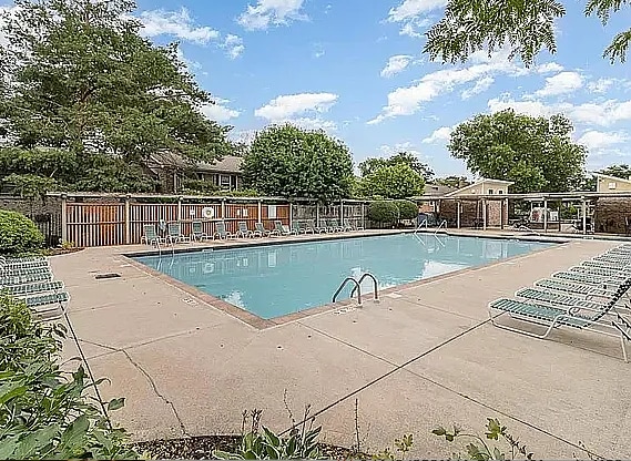 Building Photo - 936 Westbrooke Way