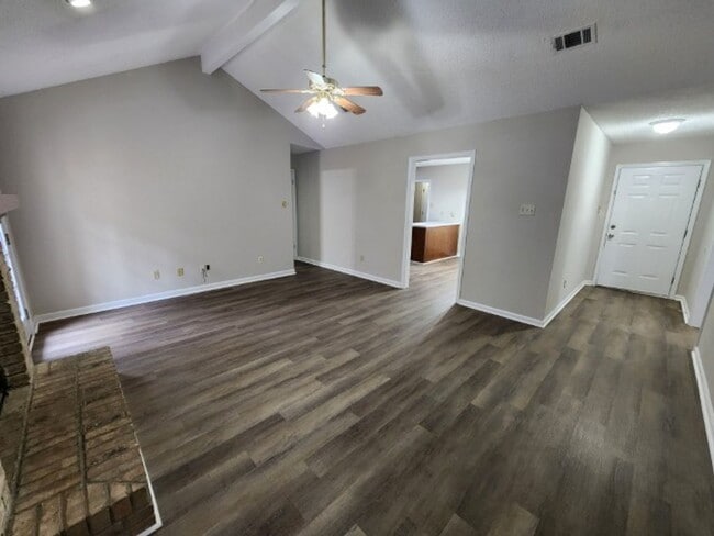 Building Photo - 15 Honey Locust Ct