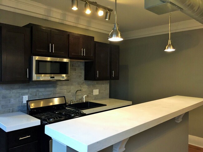 Building Photo - 6333-6335-6335 Bartlett St