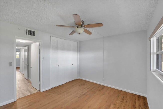 Building Photo - 2800 NE 14th Street Causeway