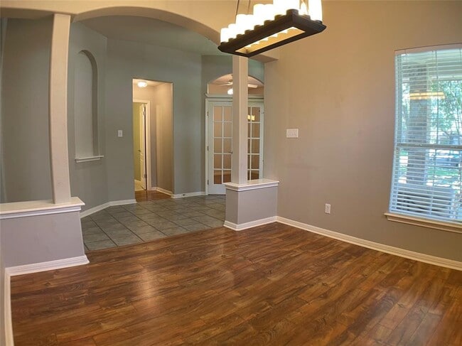 Building Photo - 4409 S Summercrest Loop