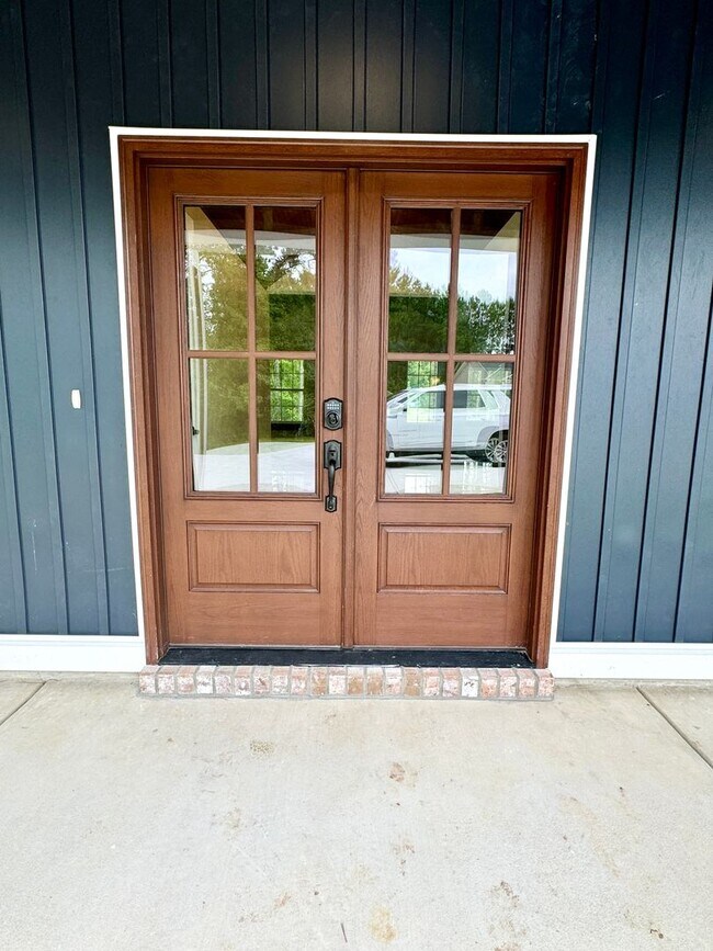 Building Photo - Beautiful 4 Bedroom, 3 Bath home located in Myrtle Grove Plantation!