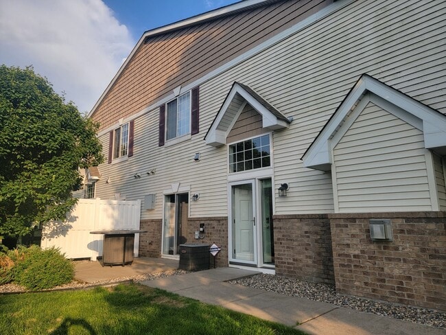 Building Photo - 18445 Lafayette Way