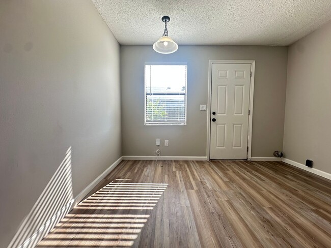 Building Photo - Condo for rent in Grayson Valley