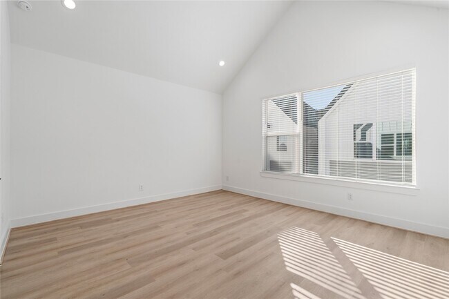 Building Photo - 4039 Buck St