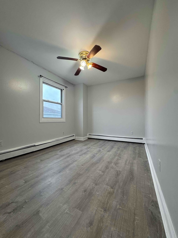 Building Photo - 305 Alpine St