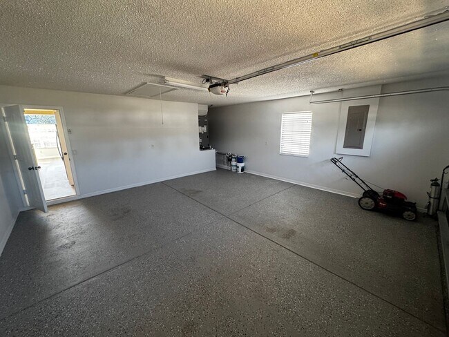 Building Photo - ? Move-In Ready 3/2/2 Near Ocala – Nearly 2,000 Sq Ft & Beautifully Updated! ?