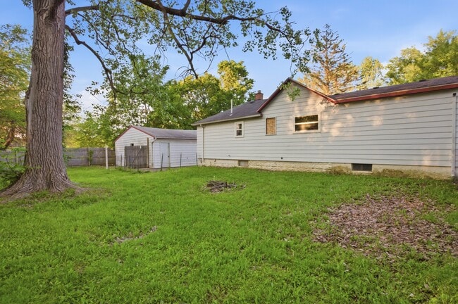 Building Photo - 2124 Bernice Ave