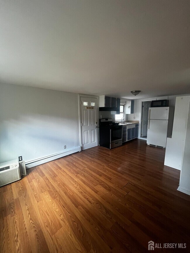 Building Photo - 31 Duclos Ln
