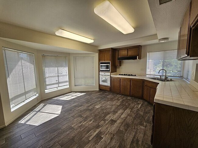 Building Photo - 1280 Fawnridge Dr