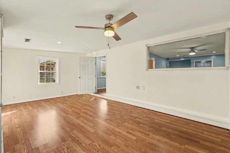 Building Photo - 115 Loblolly Ln