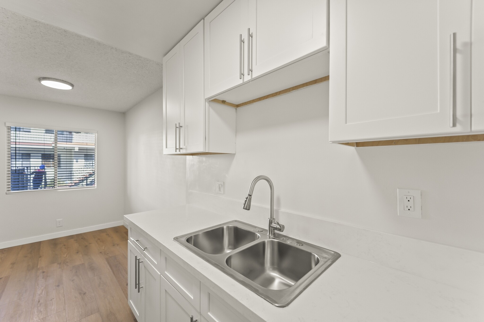 Building Photo - 3205 W 60th St
