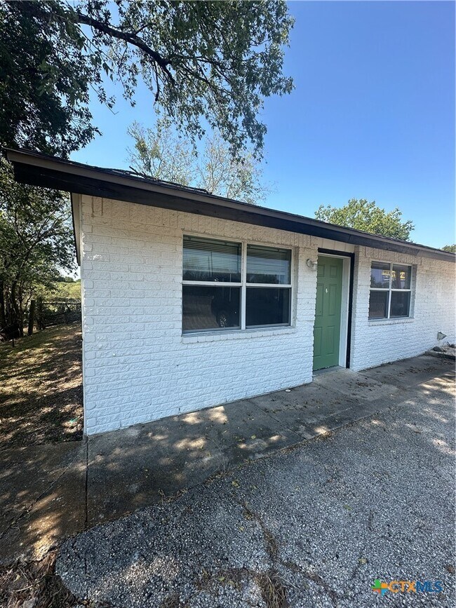 Building Photo - 19221 San Marcos Hwy