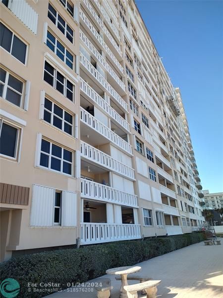 Building Photo - 1012 N Ocean Blvd
