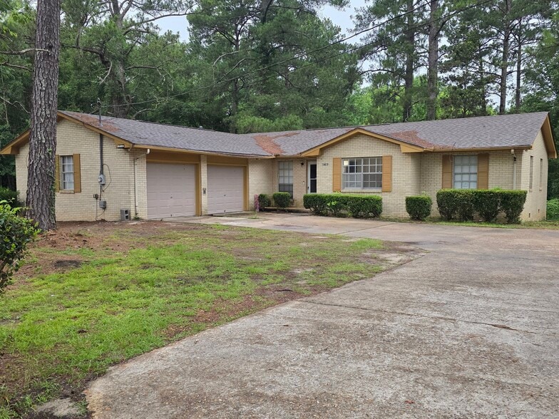 Building Photo - 1403 Ellison Ave