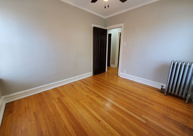 Building Photo - 5639 N Magnolia Ave