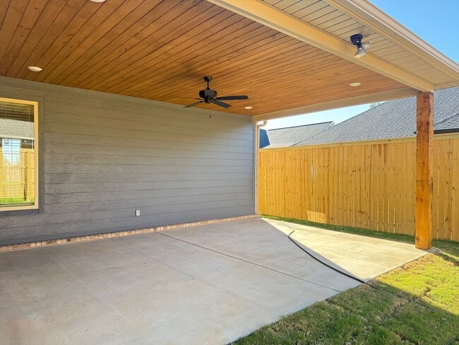 Building Photo - 4005 Doler Cv