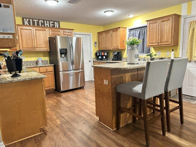 Building Photo - 292 Grandview Ave