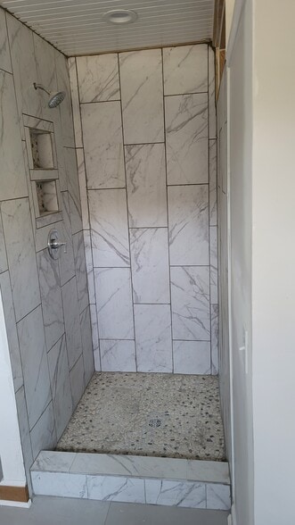 Building Photo - 2930 Fleetwood Ave SW