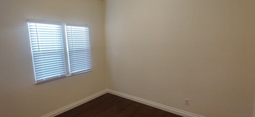 Building Photo - 4329 W 156th St