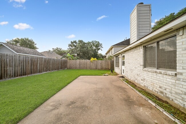 Building Photo - 1242 Hunter Wood Dr