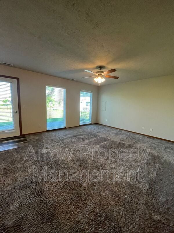 Building Photo - 6241 Windhaven Dr